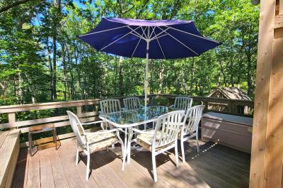 3BD Oceanside Saltbox--A/C, Deck, Outdoor Shower, Wooded Lot Abutting National Seashore Land